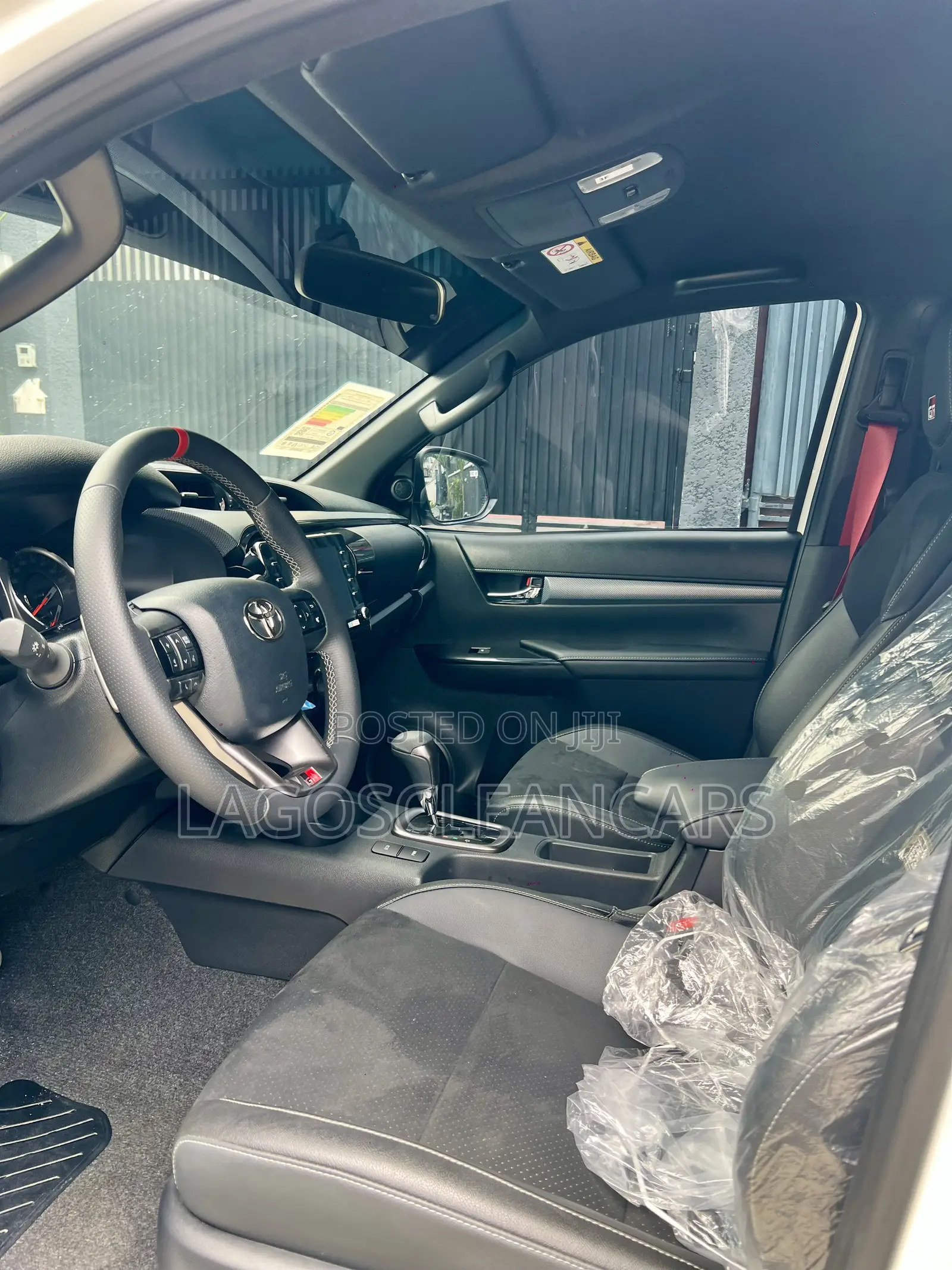 New Toyota Hilux 2025 White