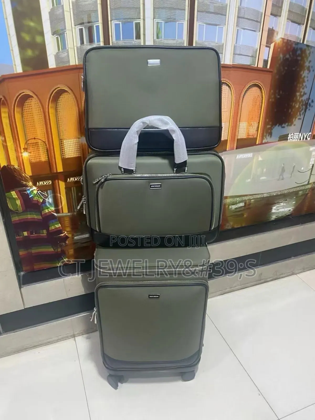 Genuine Leather Hand Luggage Box Size20" Brand Name: Mont Blanc