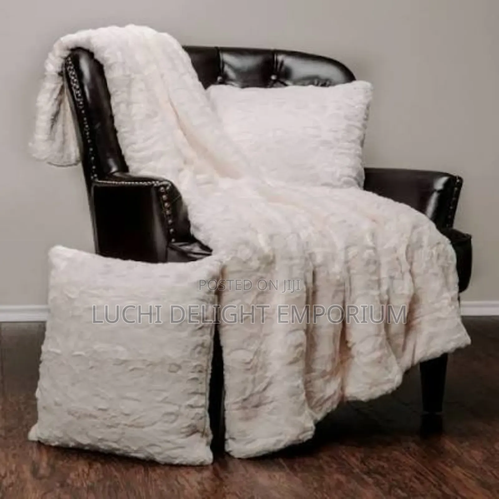 Luxury Blanket With 2 Throw Pillows – Soft, Stylish Comfortable-6/6