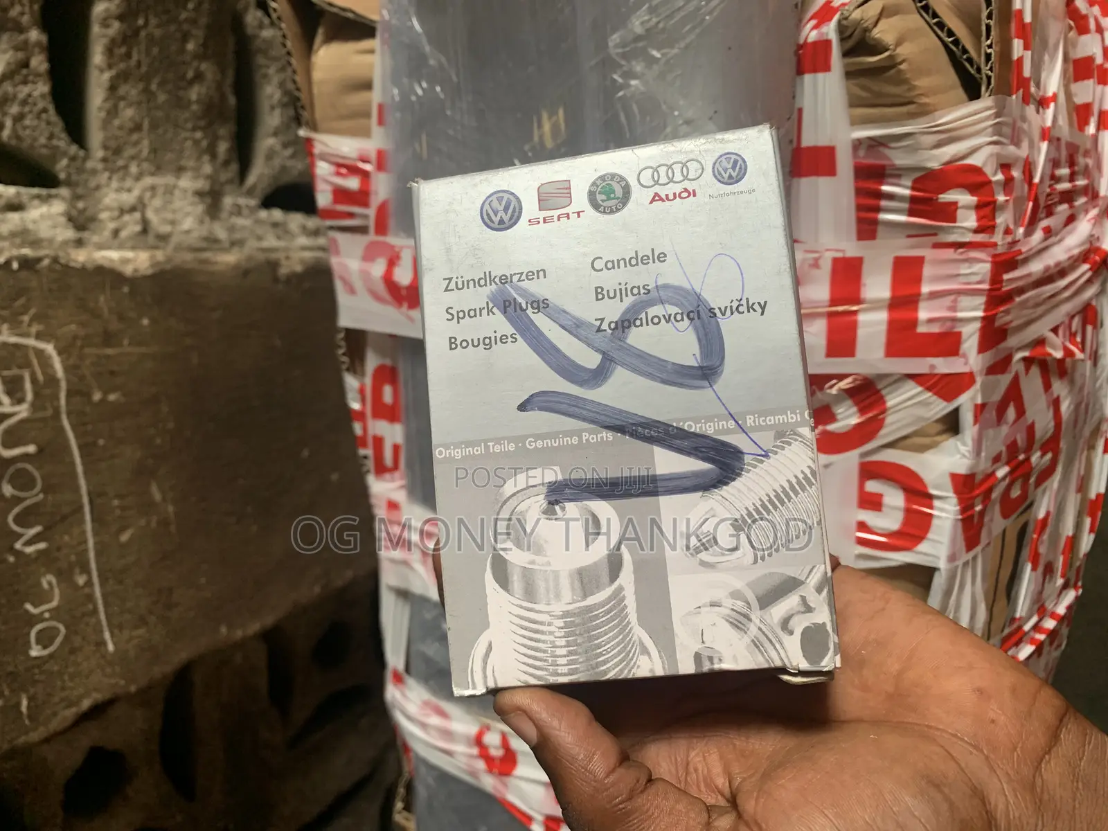 Volkswagen Plug for V8 Engine