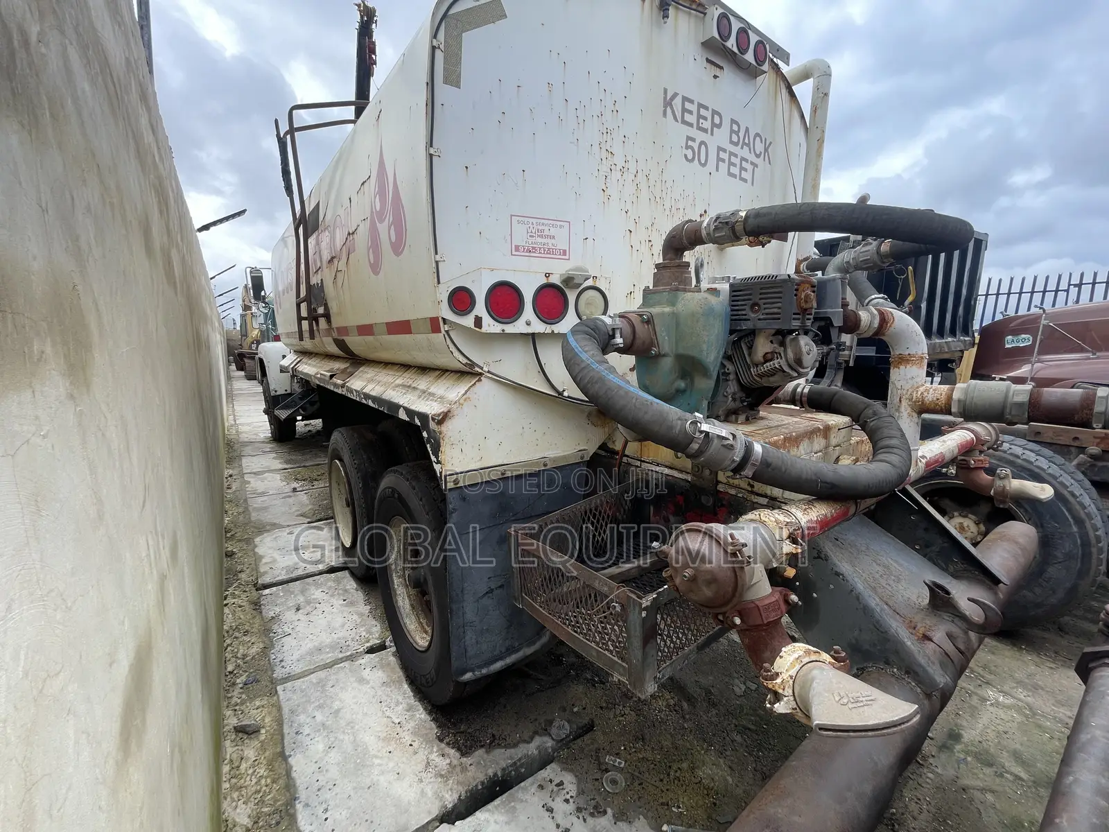 R6855t Water Truck