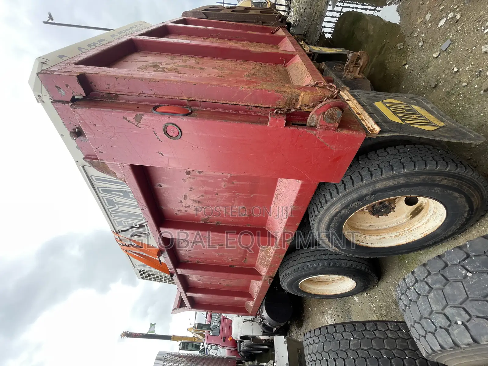 R-Model Dump Truck (Tipper)