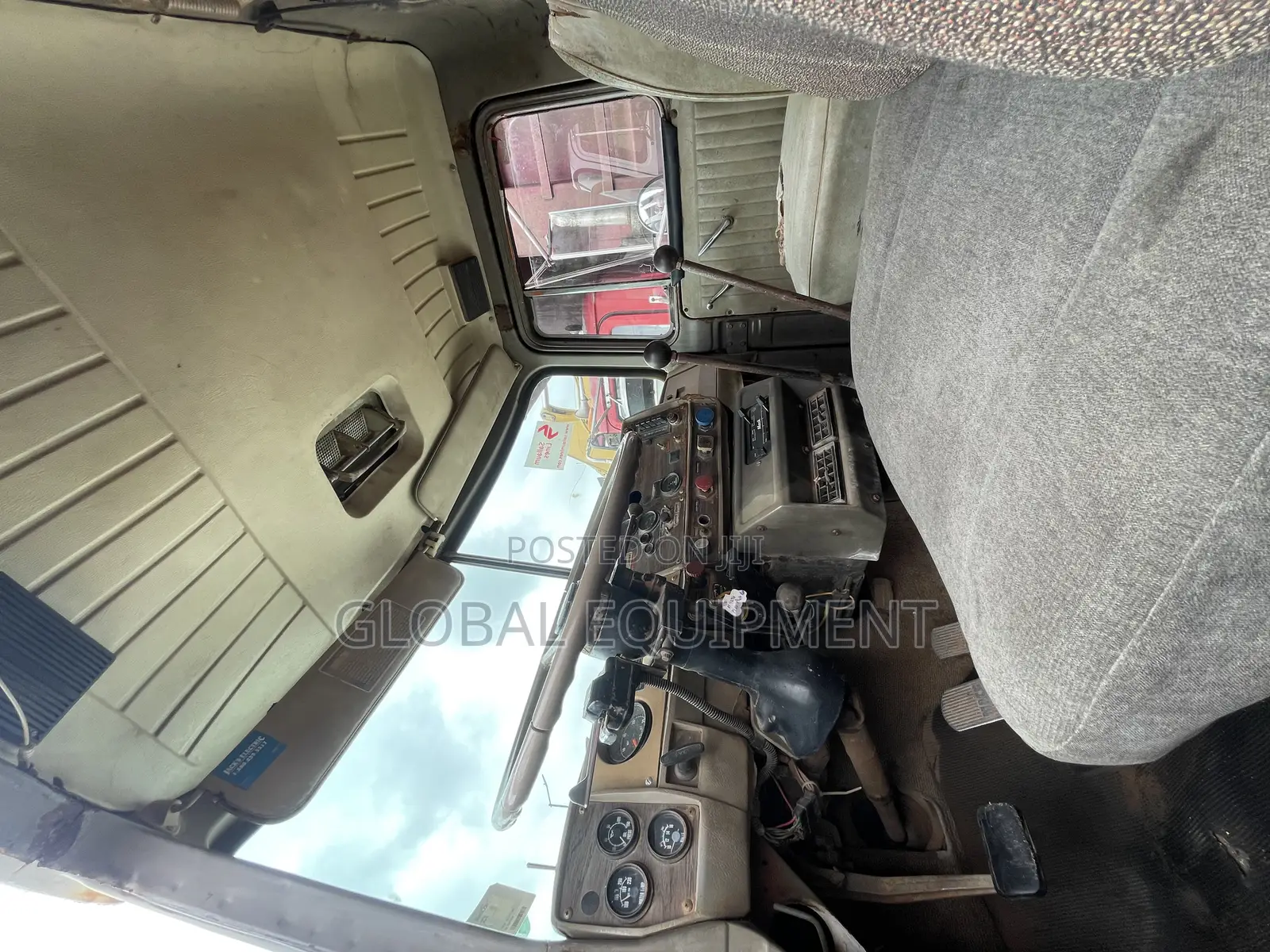 R-Model Dump Truck (Tipper)