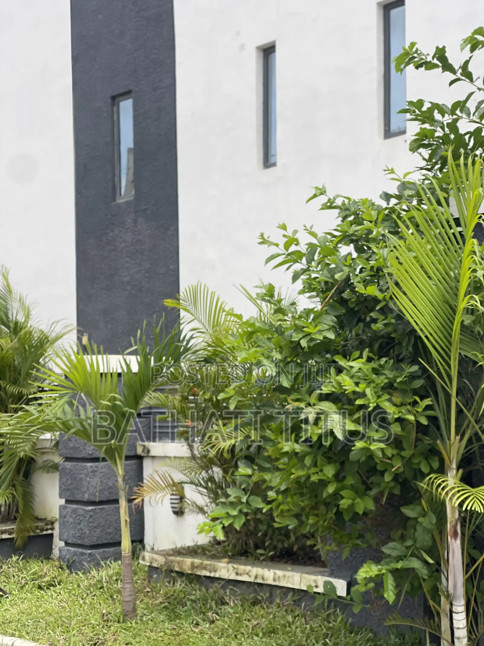 4bdrm Duplex in Life Camp for sale