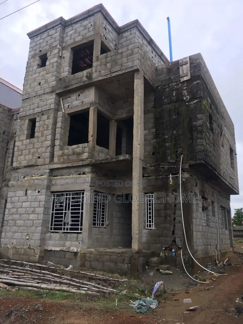5bdrm Duplex In Crown Luxury Estate, Sabon Lugbe For Sale