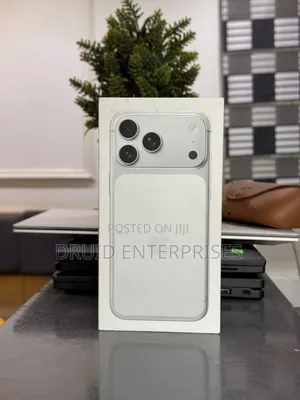 New Apple iPhone 17 Pro Max 256 GB White