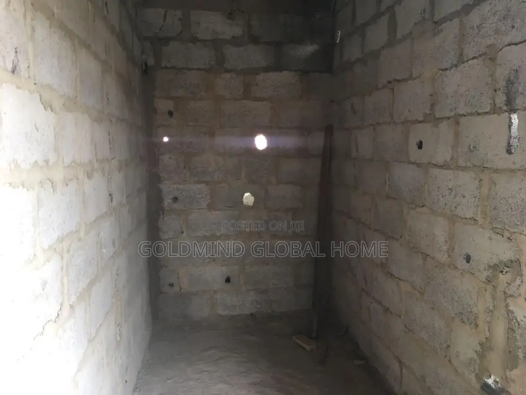 5bdrm Duplex in Sabon Lugbe for sale