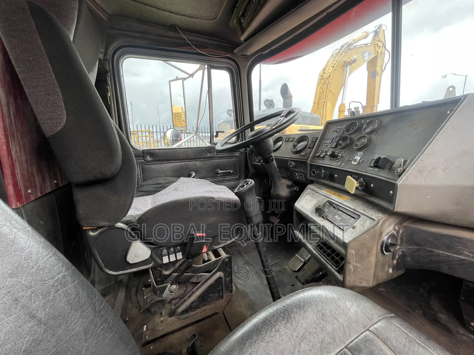 Mack Rd6885 Flat Bed Truck