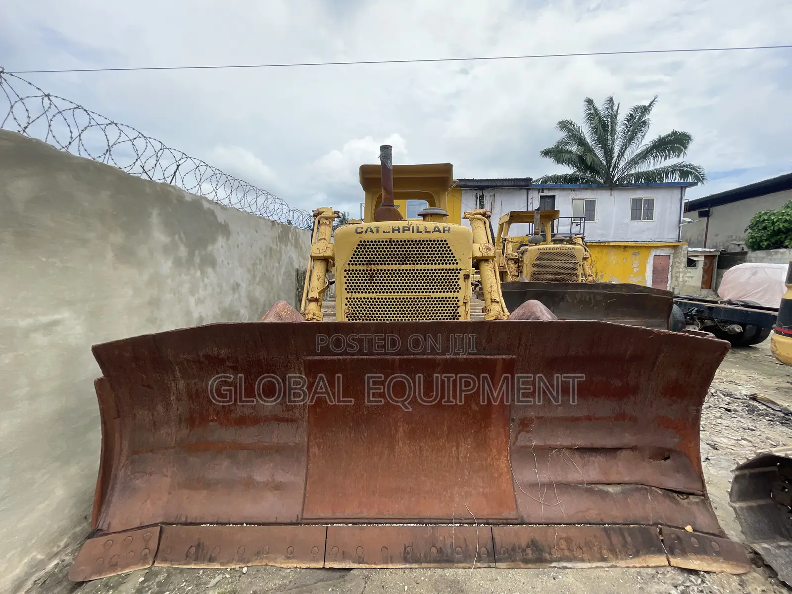 Caterpillar Dozer.