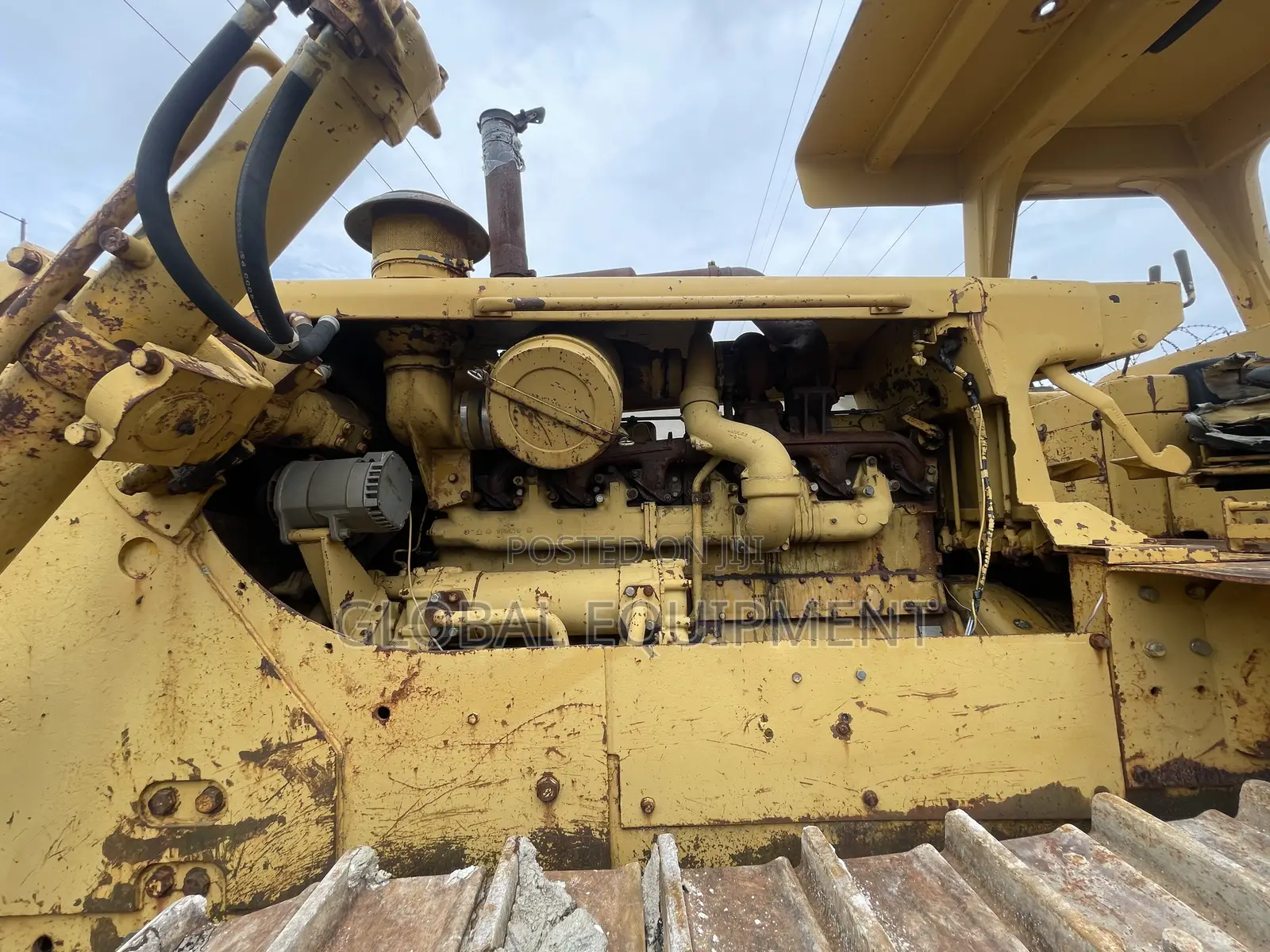 Caterpillar Dozer.
