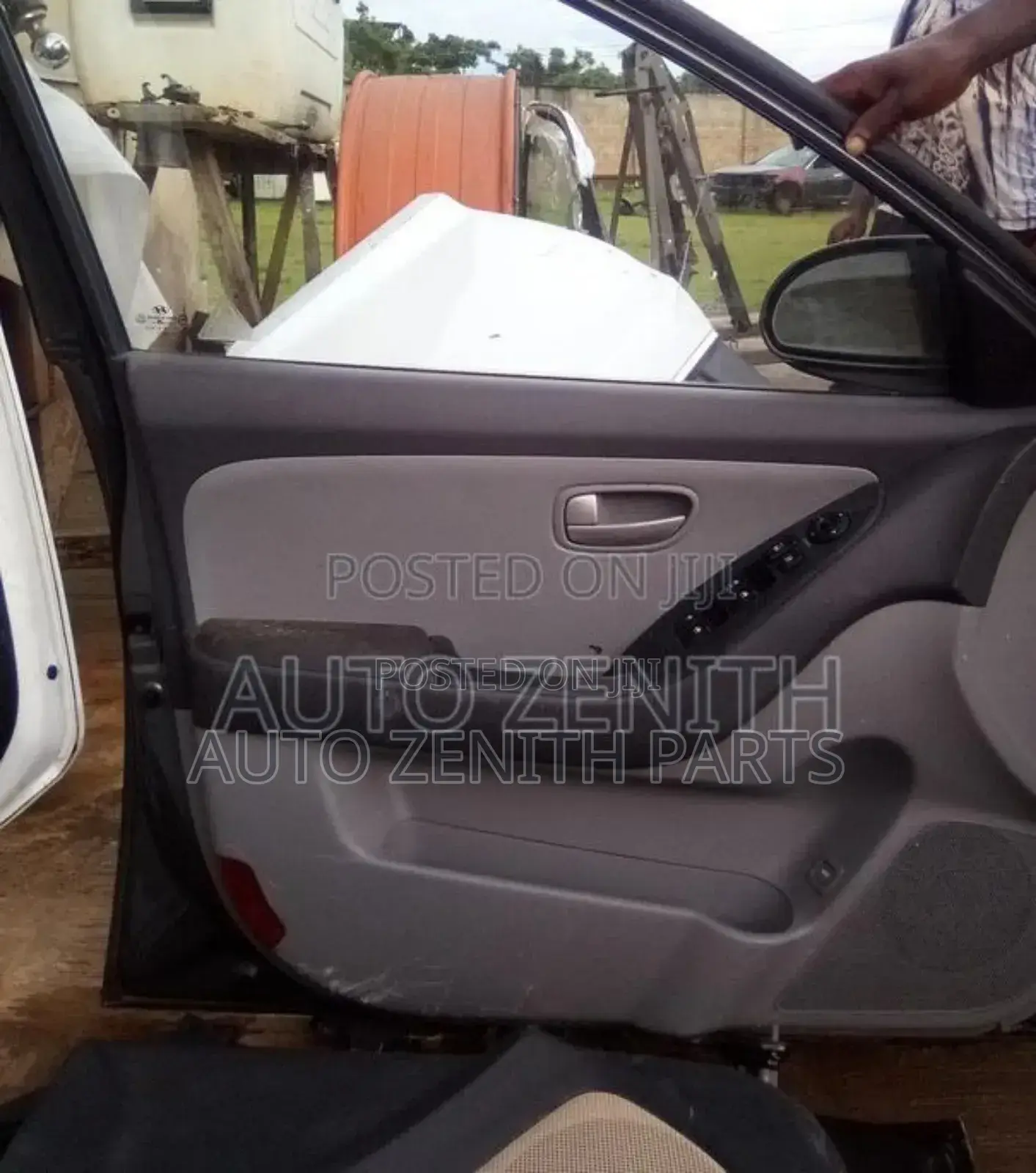 Benz E 350 A207 Door Left Side