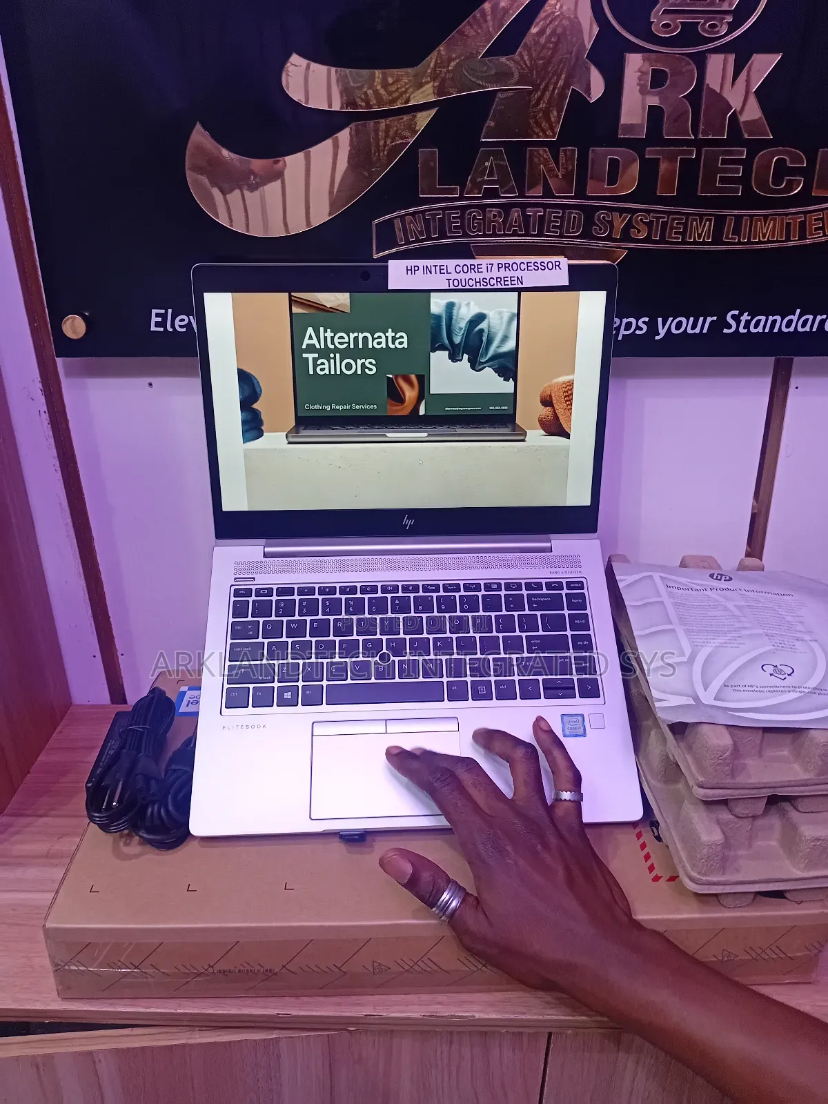 New Laptop HP EliteBook 2760P 12GB Intel Core I7 SSD 256GB