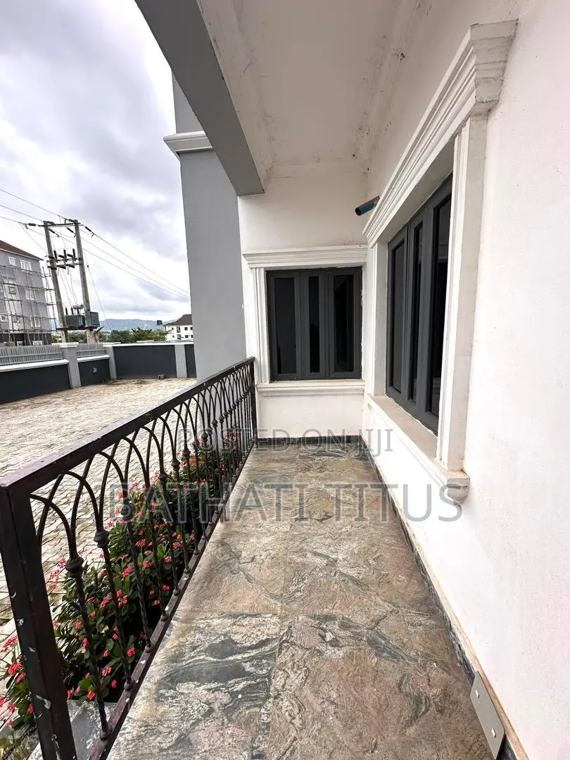 3bdrm Block of Flats in Jahi for rent