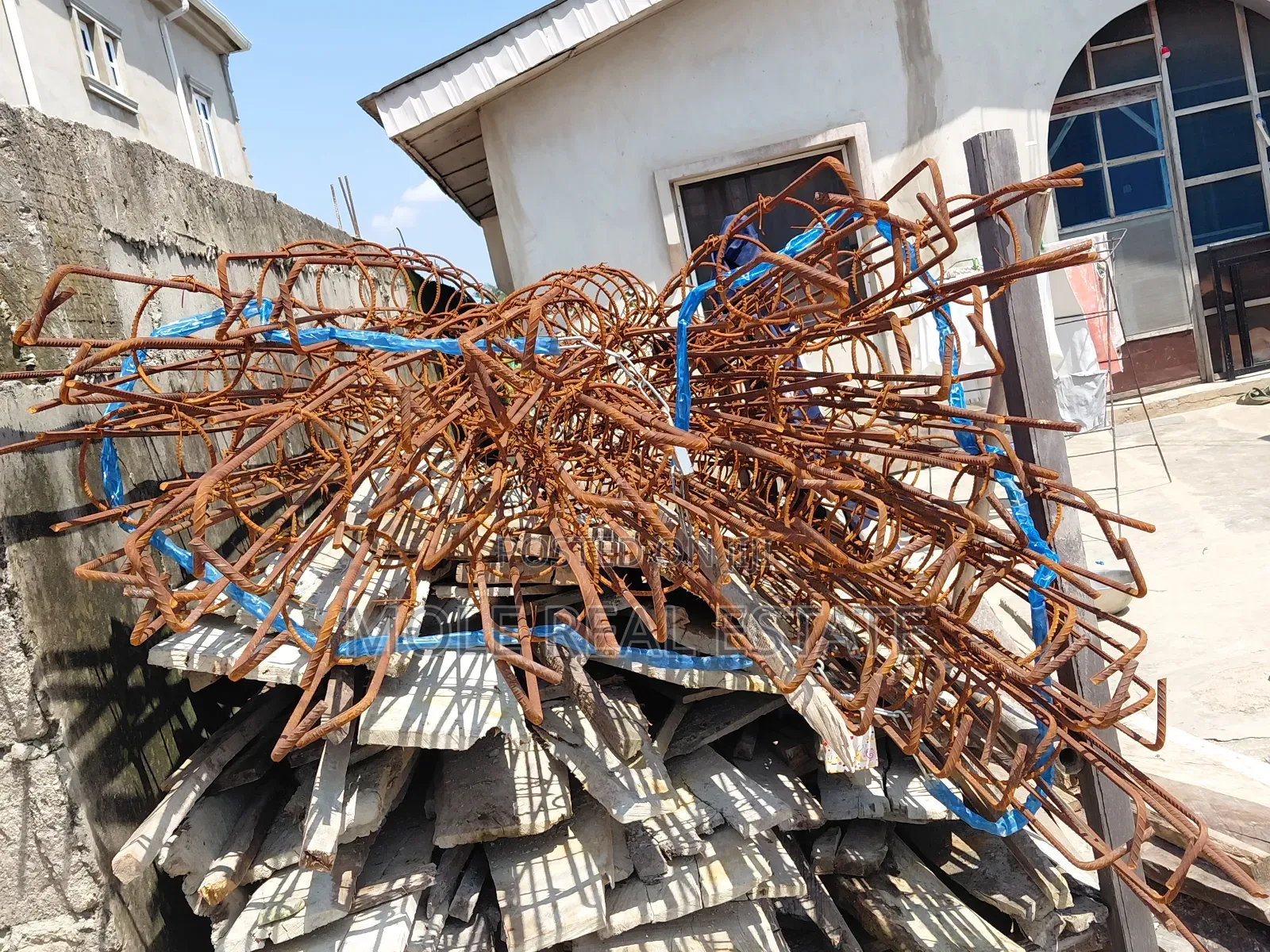 Half Plot Ishefun Ayobo Close to the Road