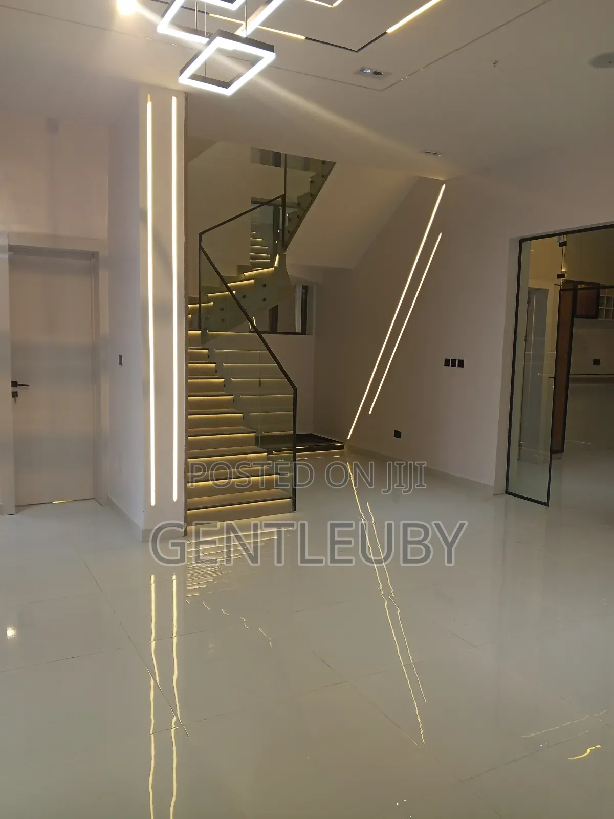 5bdrm Duplex in Discovery Park, Lekki Phase 2 for sale