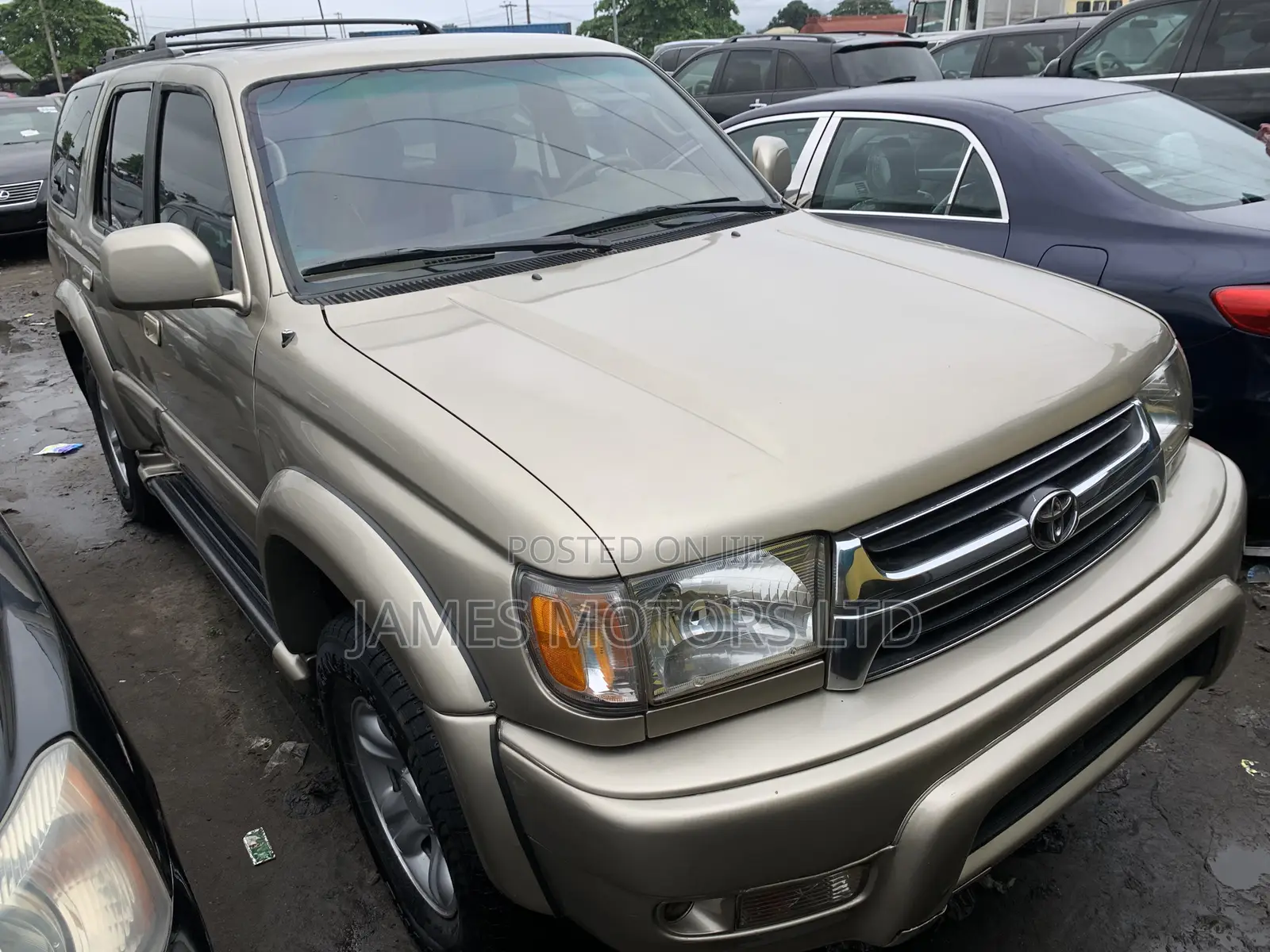Toyota 4-Runner 2001 Gold