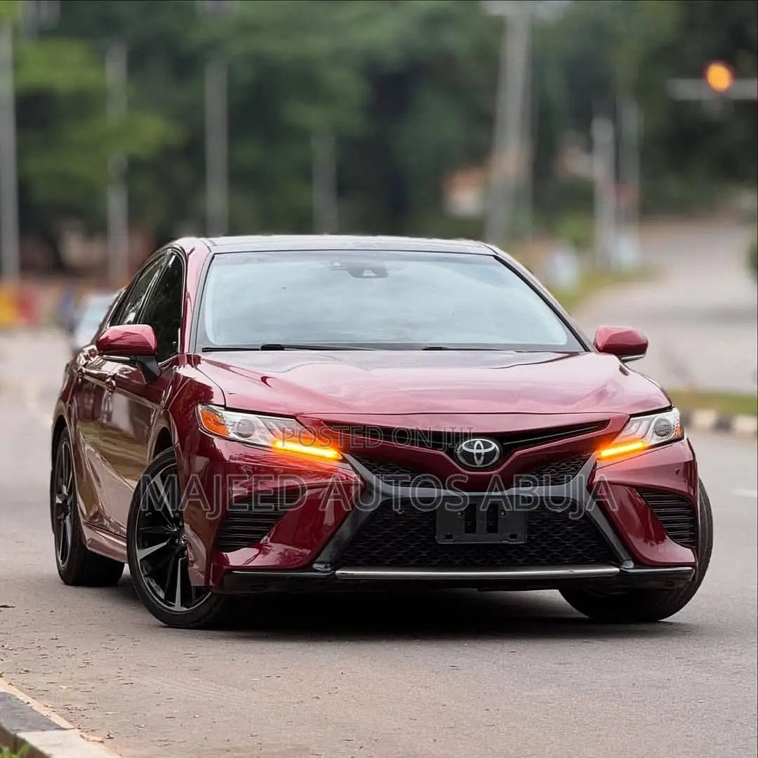 Toyota Camry XSE V6 (3.5L V6 8A) 2019 Red