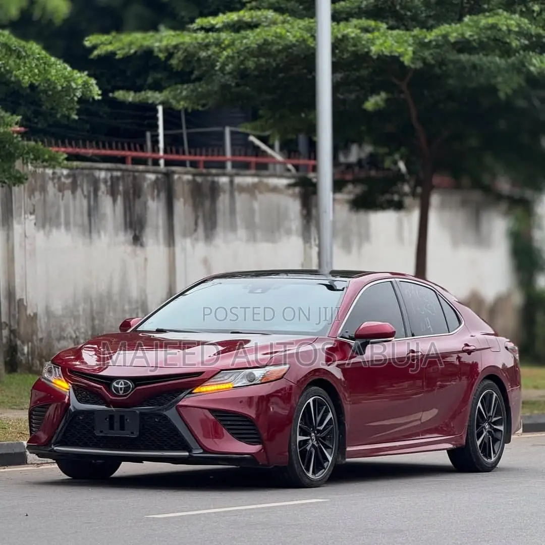 Toyota Camry XSE V6 (3.5L V6 8A) 2019 Red