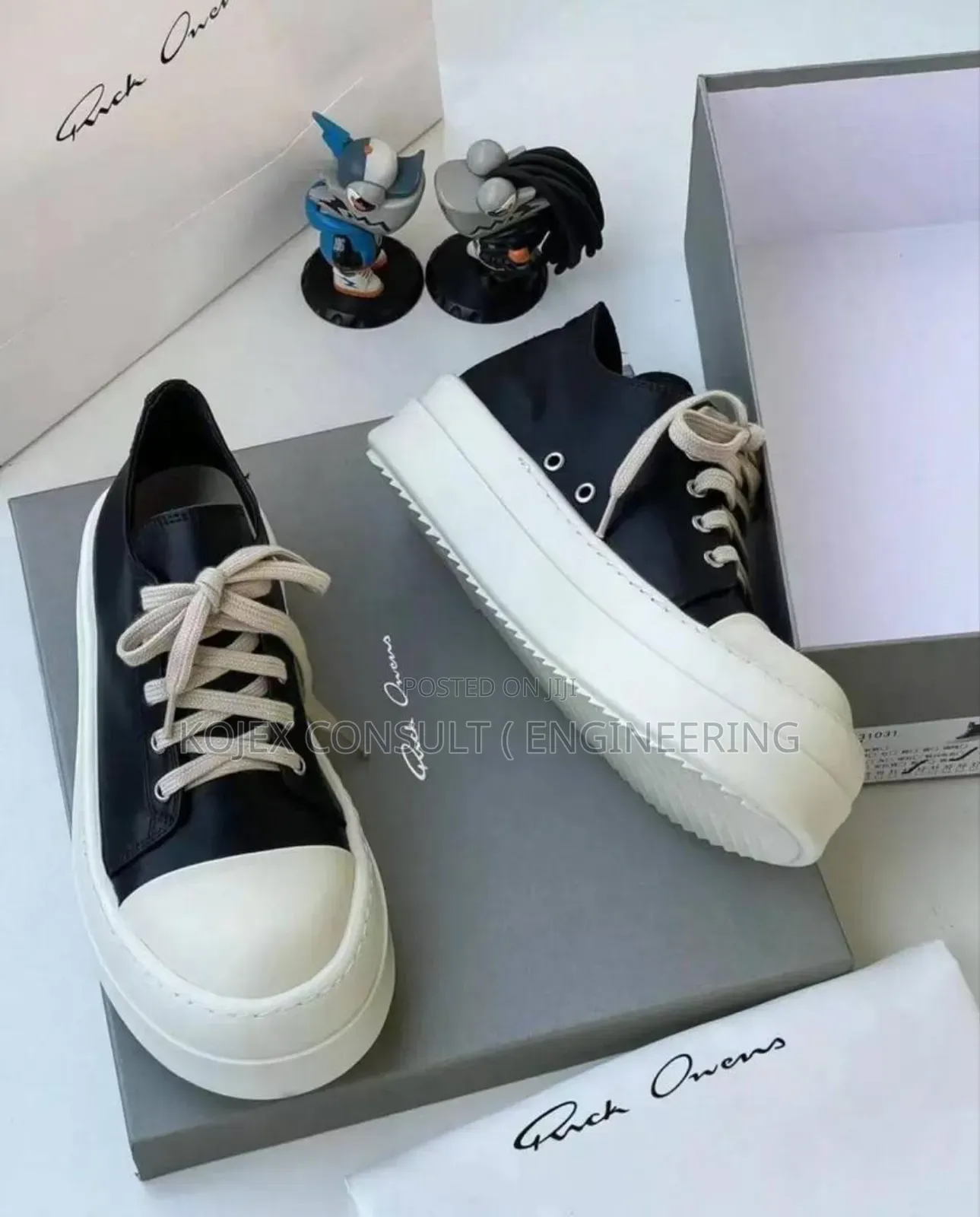 Owens Sneakers
