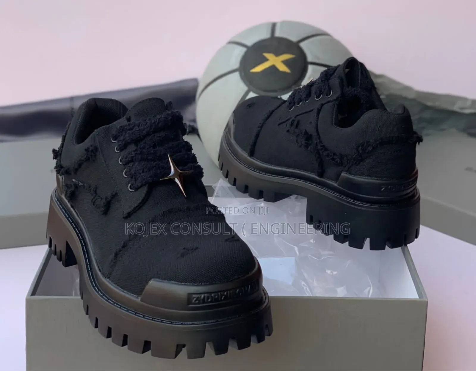 Balenciaga Quality Fabric Shoe
