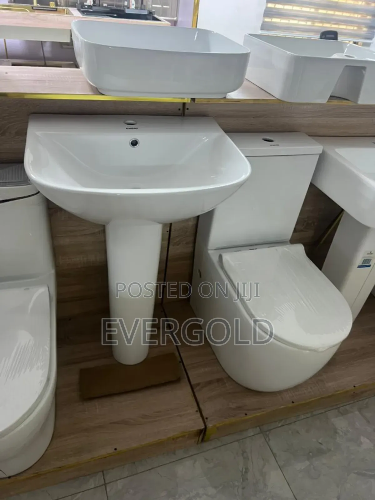 Executive Water Closet With Washer Hand Basin Available