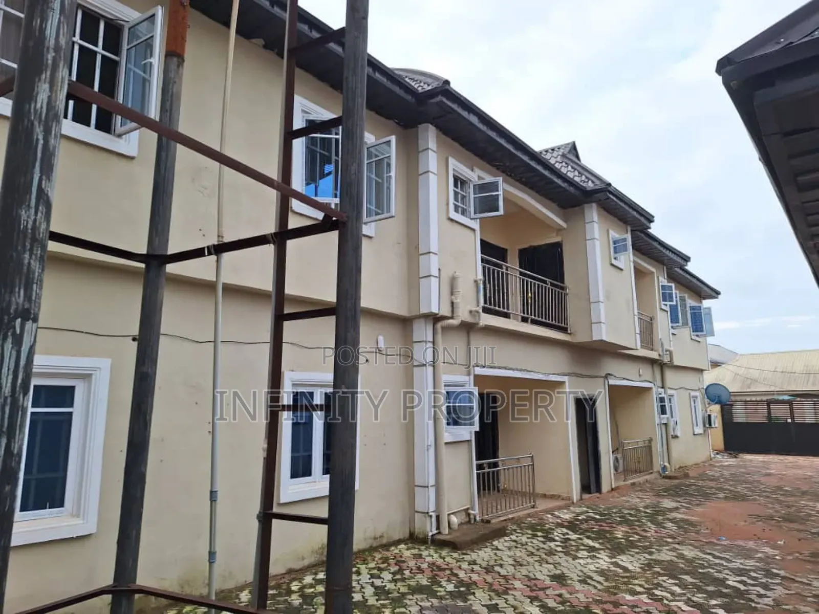 3bdrm Block of Flats in Ugbor Central, Benin City for sale