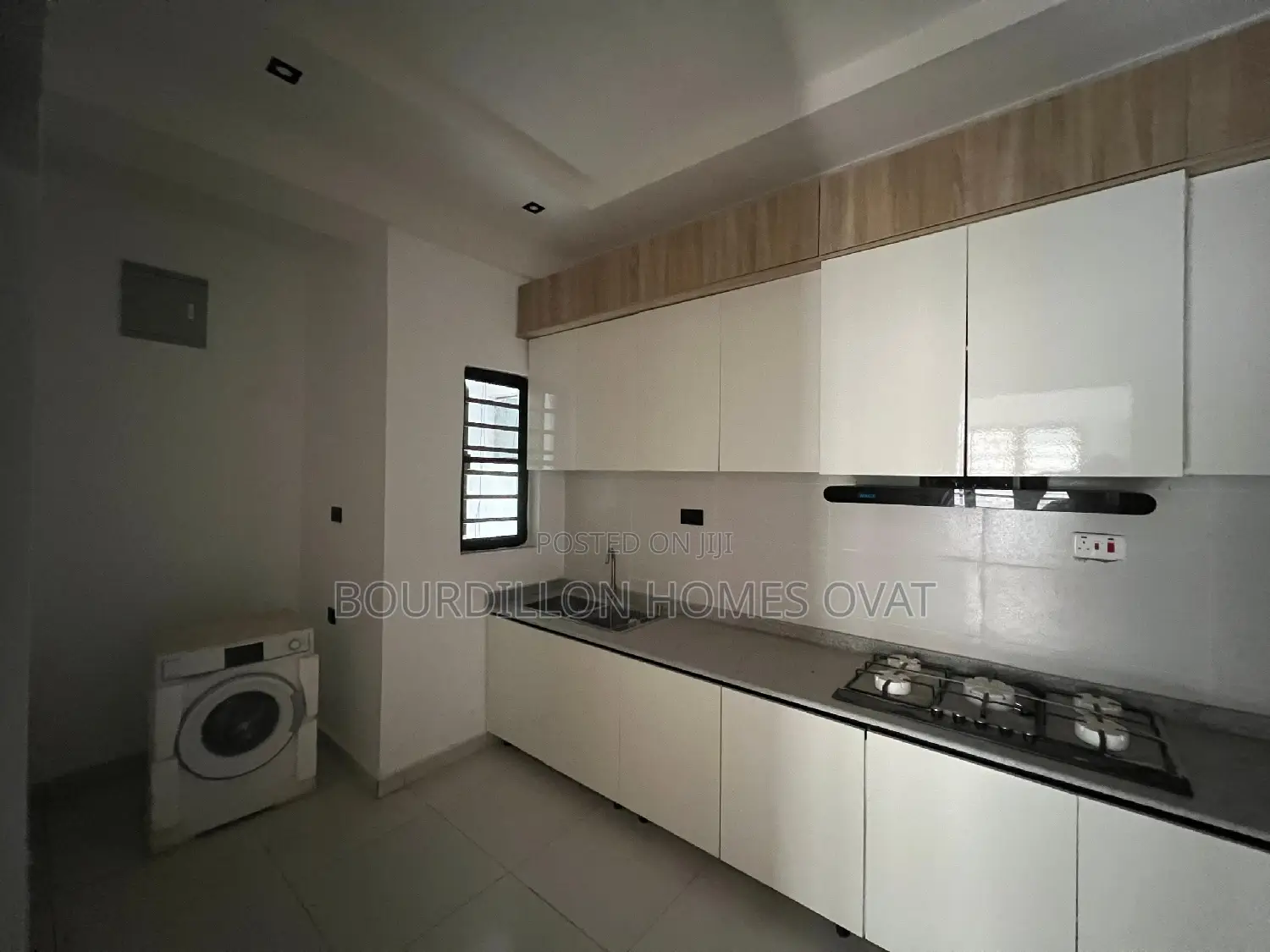 2bdrm Apartment in Ologolo Lekki Lagos for sale