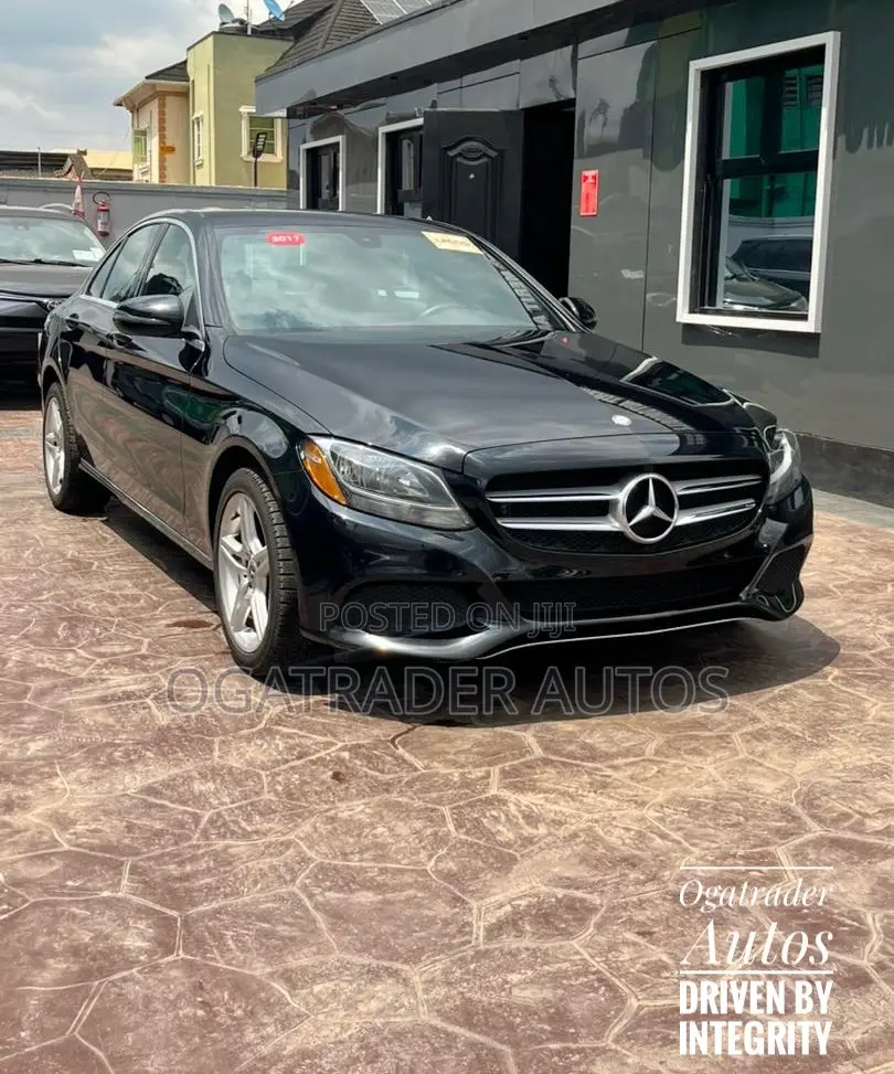 Mercedes-Benz C300 2017 Black