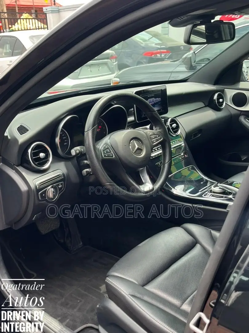 Mercedes-Benz C300 2017 Black