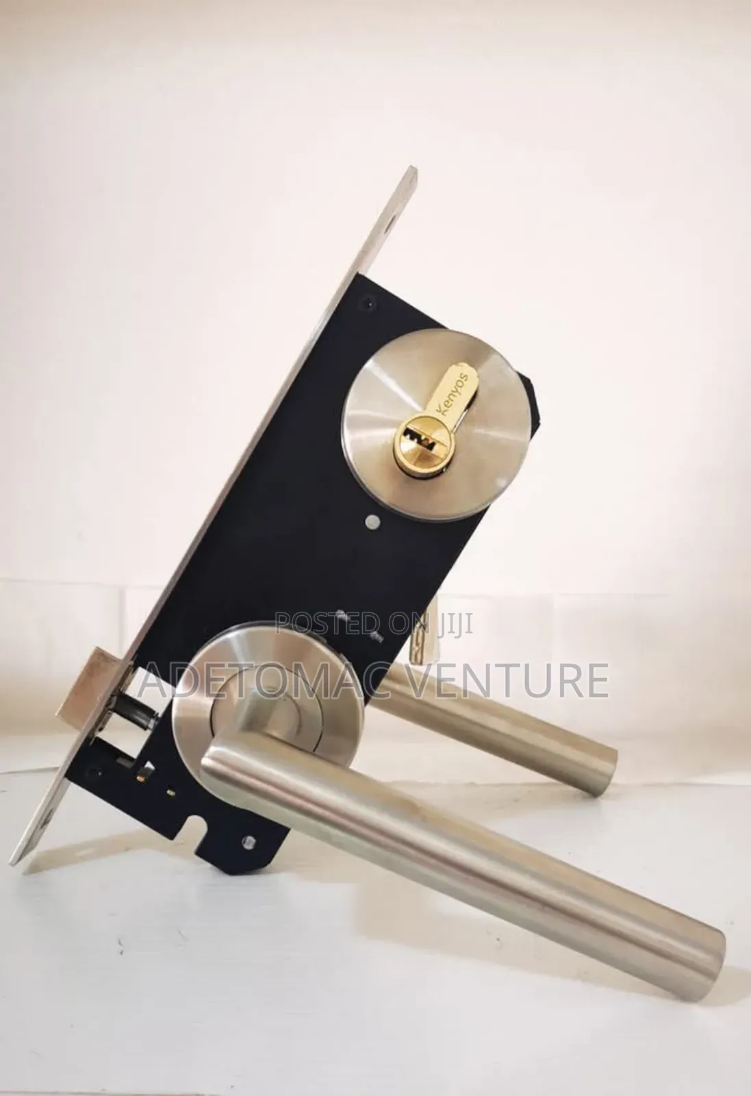 Lock Set Unrose