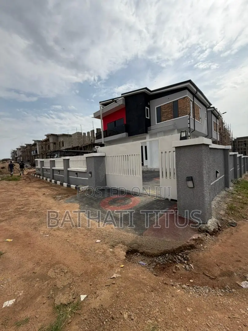 5bdrm Duplex in Gold Court Estate, Wuye for sale