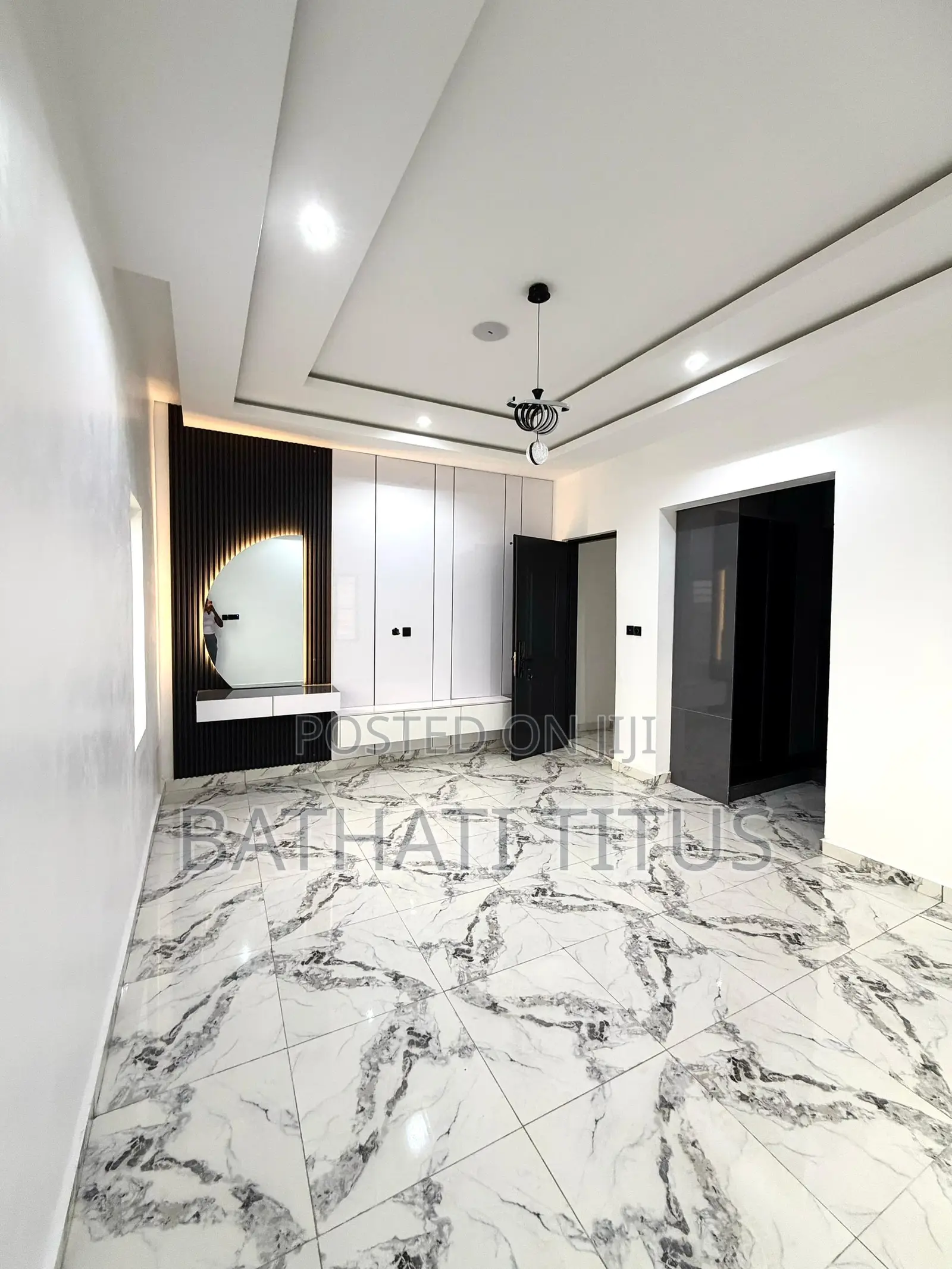 5bdrm Duplex in Gold Court Estate, Wuye for sale