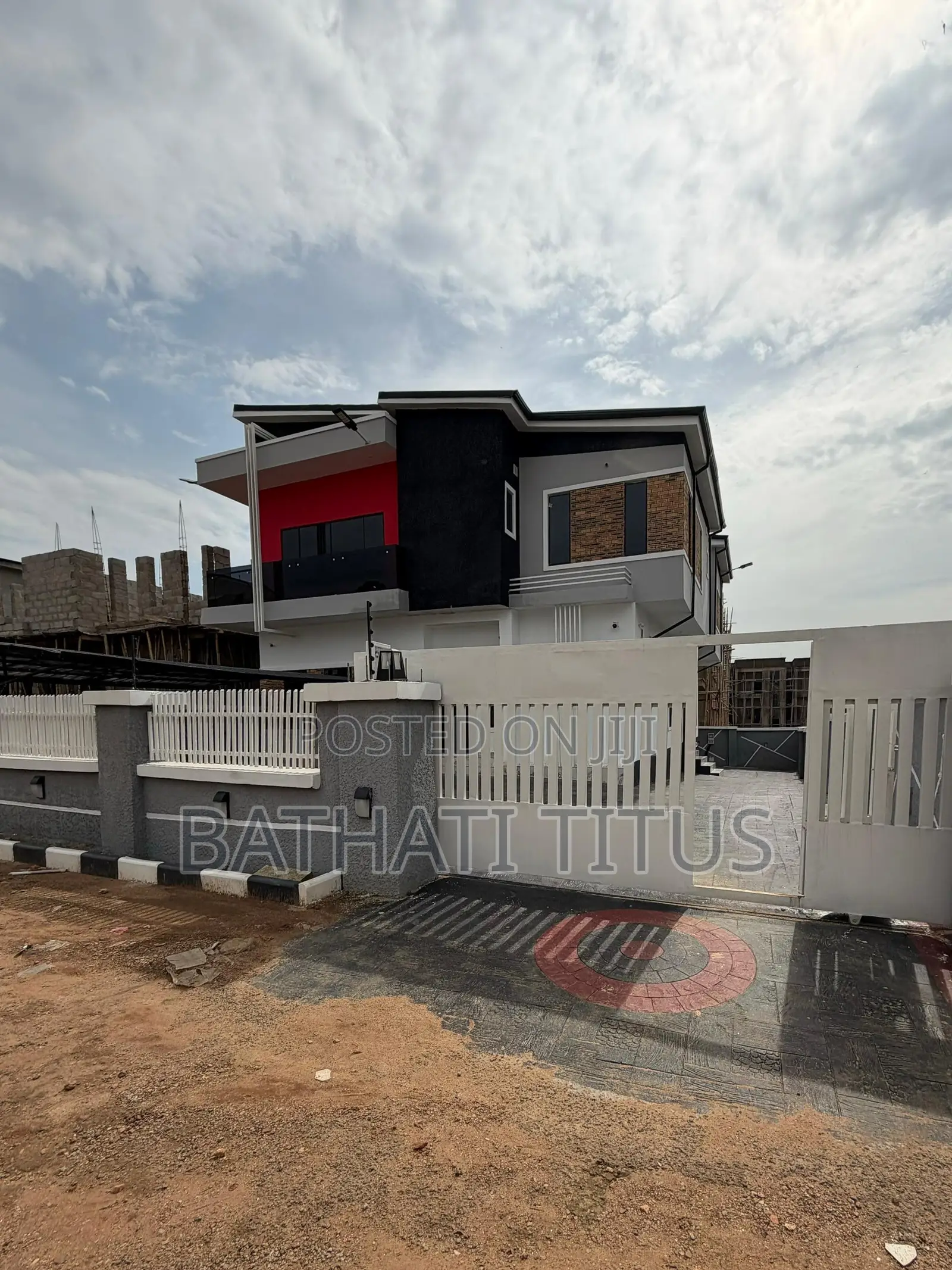 5bdrm Duplex in Gold Court Estate, Wuye for sale