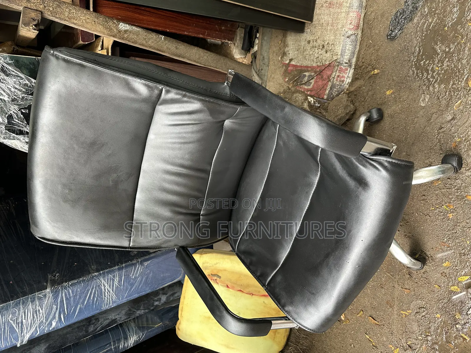 Tokunbo Chair