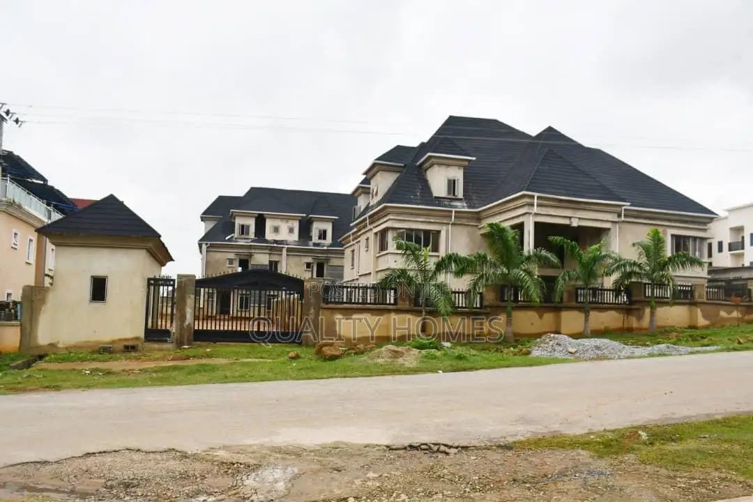 9bdrm Duplex in Life Camp for sale