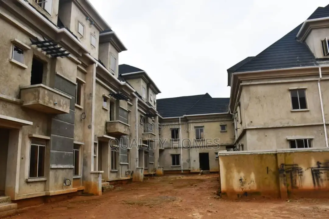 9bdrm Duplex in Life Camp for sale