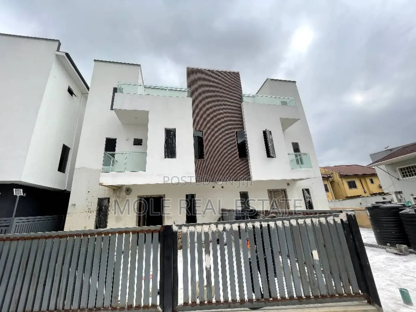 Furnished 4bdrm Duplex in Gbagada for sale