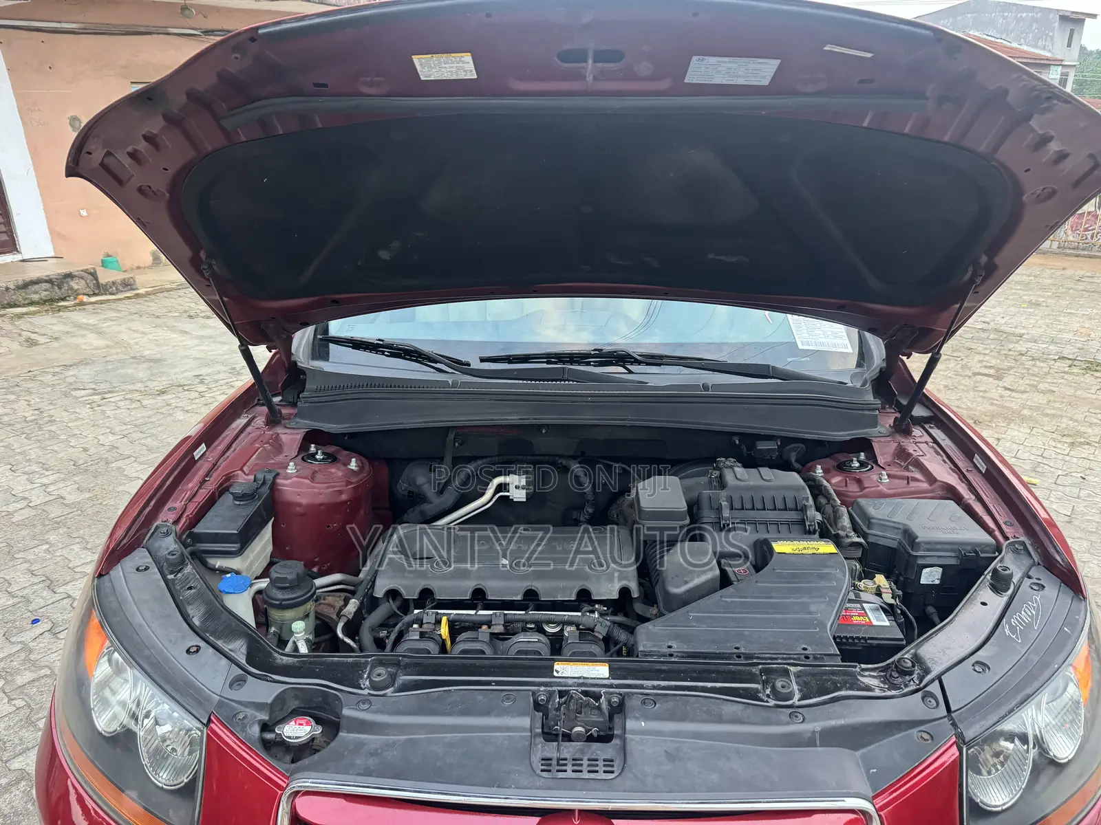 Hyundai Santa Fe SE 2010 Red
