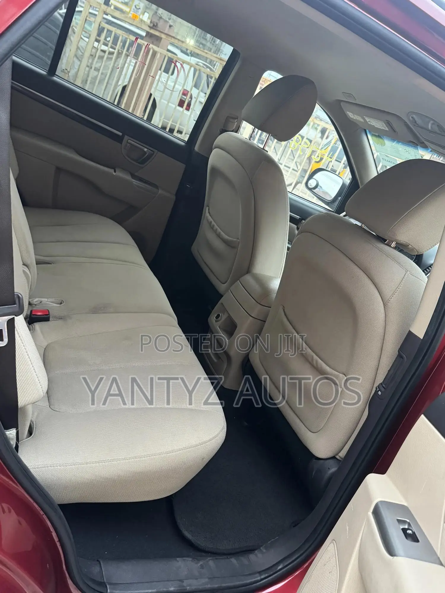 Hyundai Santa Fe SE 2010 Red
