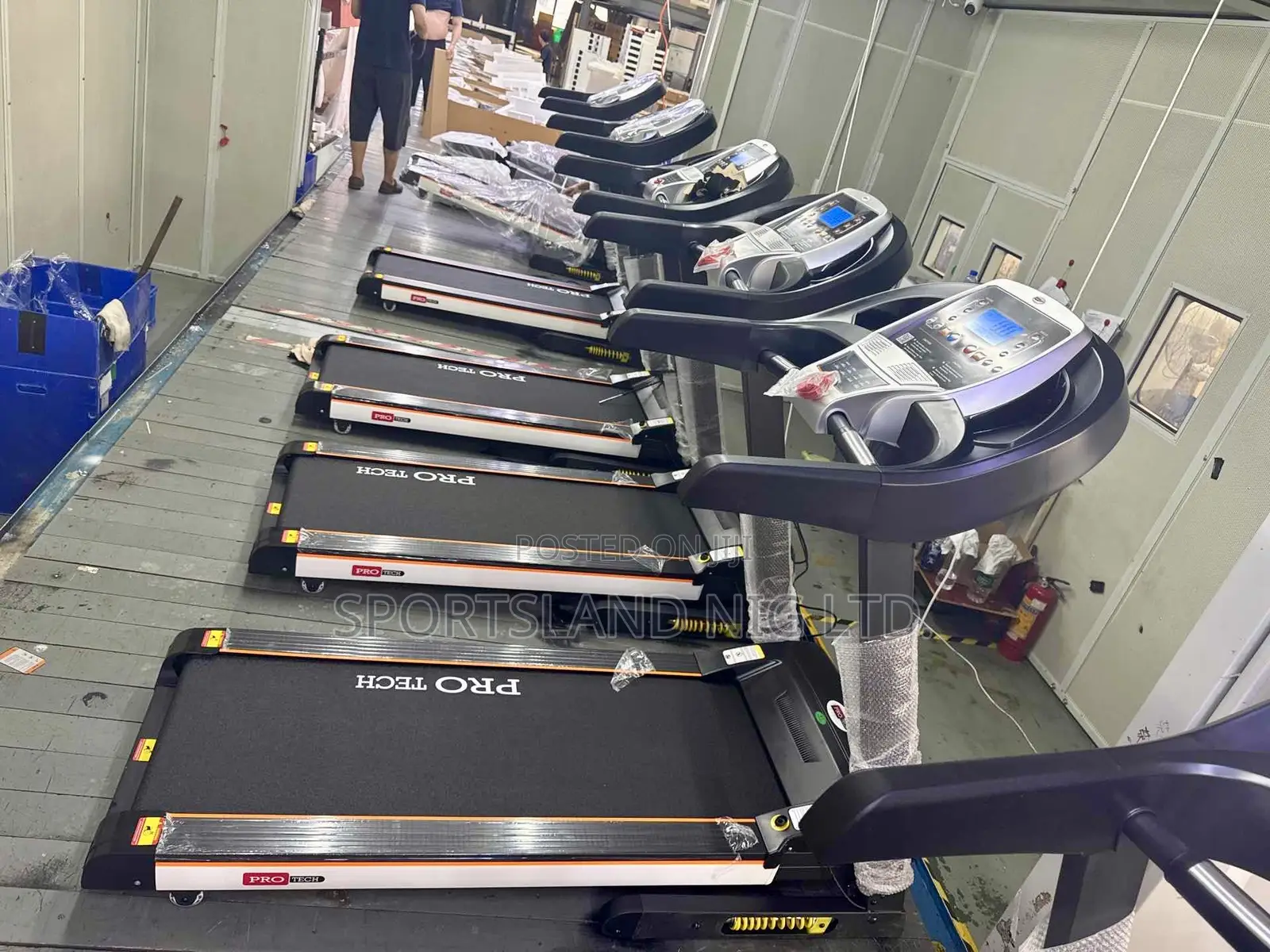 2.5hp Luxury Treadmill With Massager, Auto Incline.