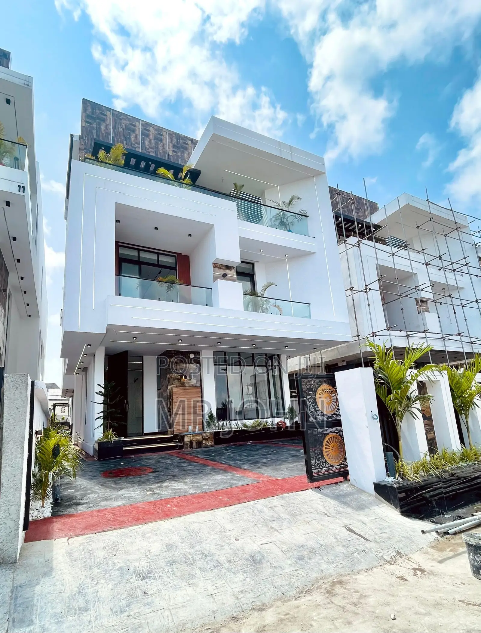 6bdrm Mansion in Chevron, Lekki for sale