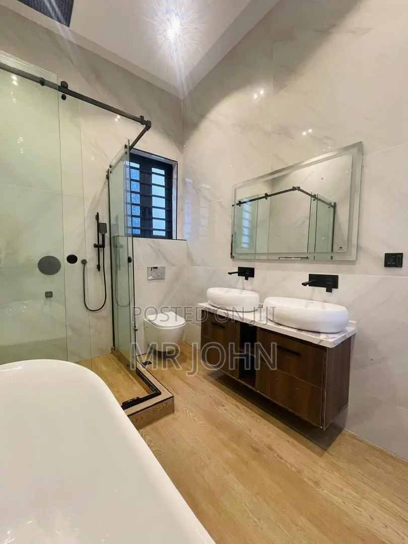 5bdrm Mansion in Lekki County Homes for sale