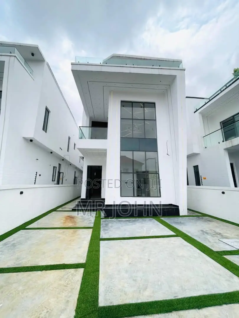 5bdrm Mansion in Ajah Lekki for sale