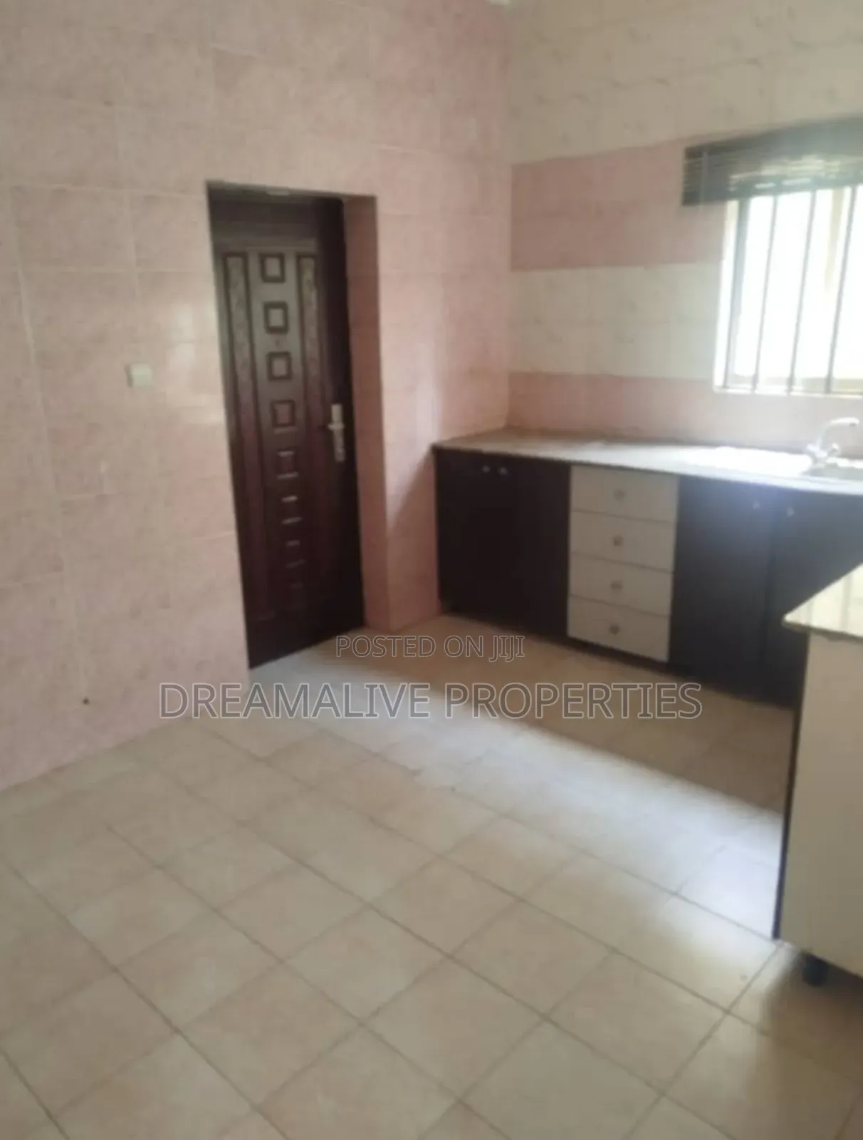 2bdrm Apartment in Wuse 2 for rent