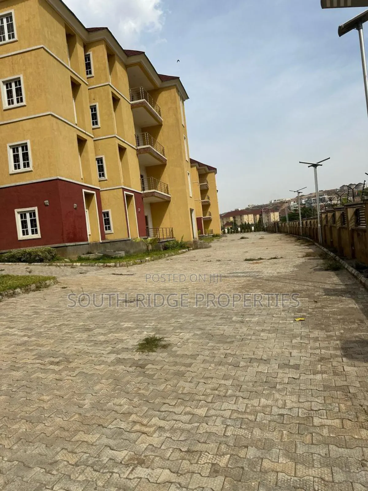 20bdrm Block of Flats in Guzape District for sale