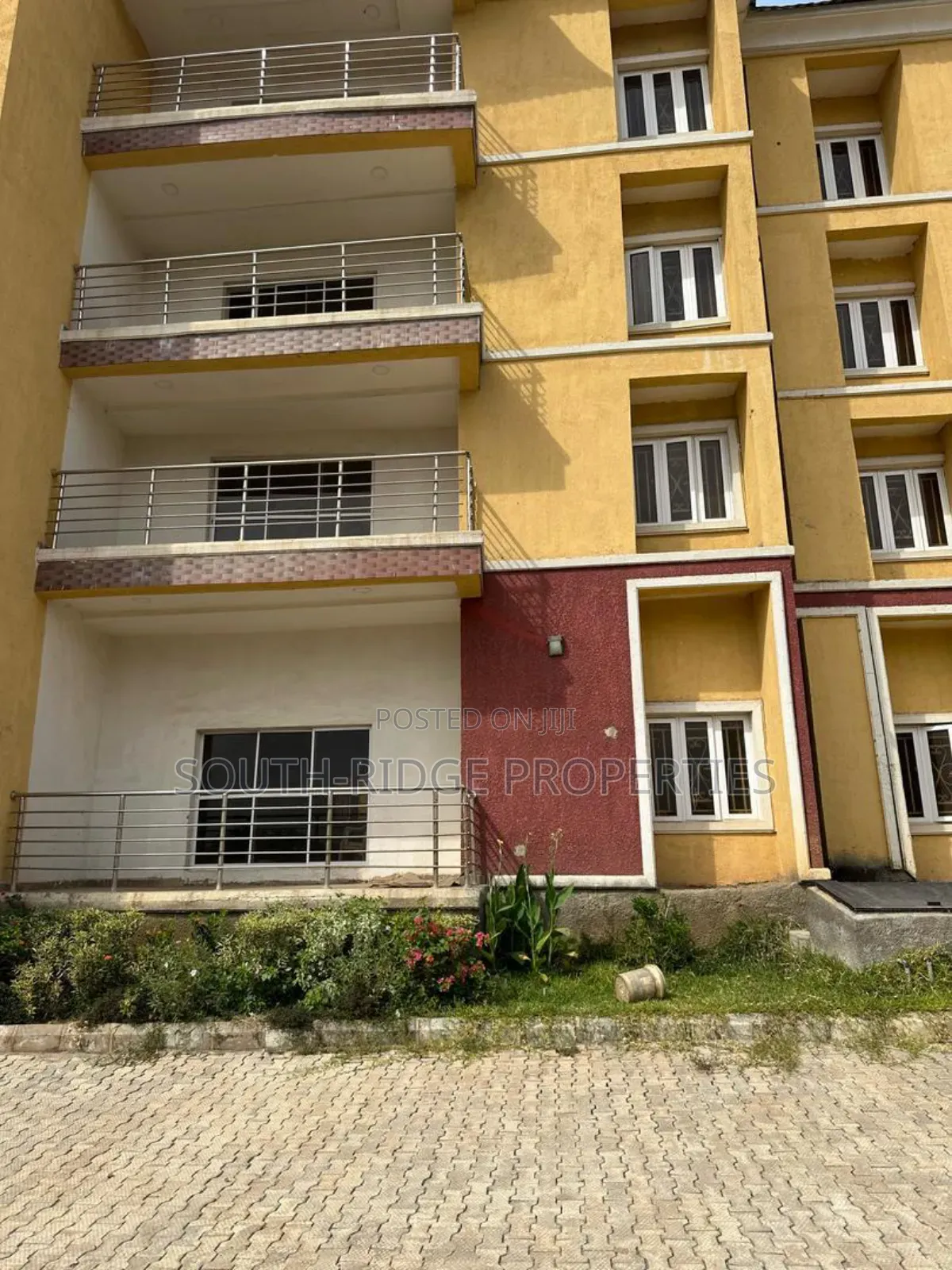 20bdrm Block of Flats in Guzape District for sale