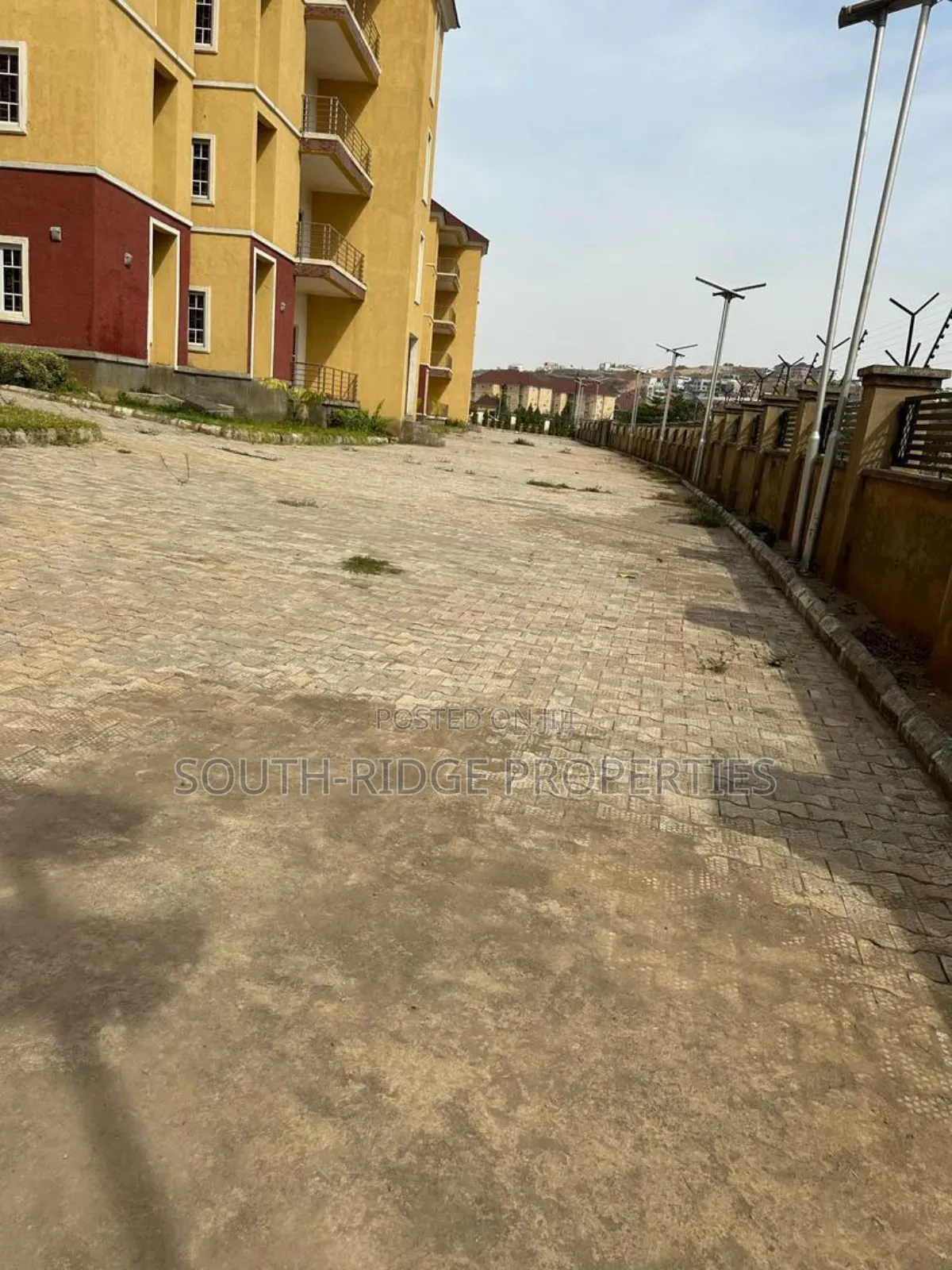 20bdrm Block of Flats in Guzape District for sale