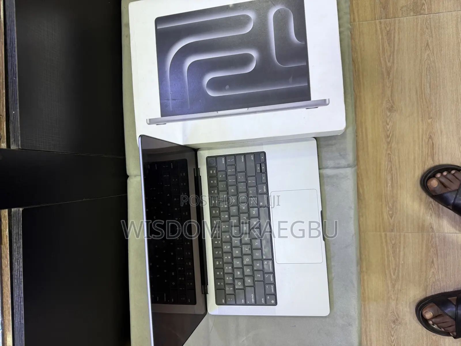 Laptop Apple MacBook Pro 2023 M3 14-Inch 8GB Apple M3 SSD 512GB