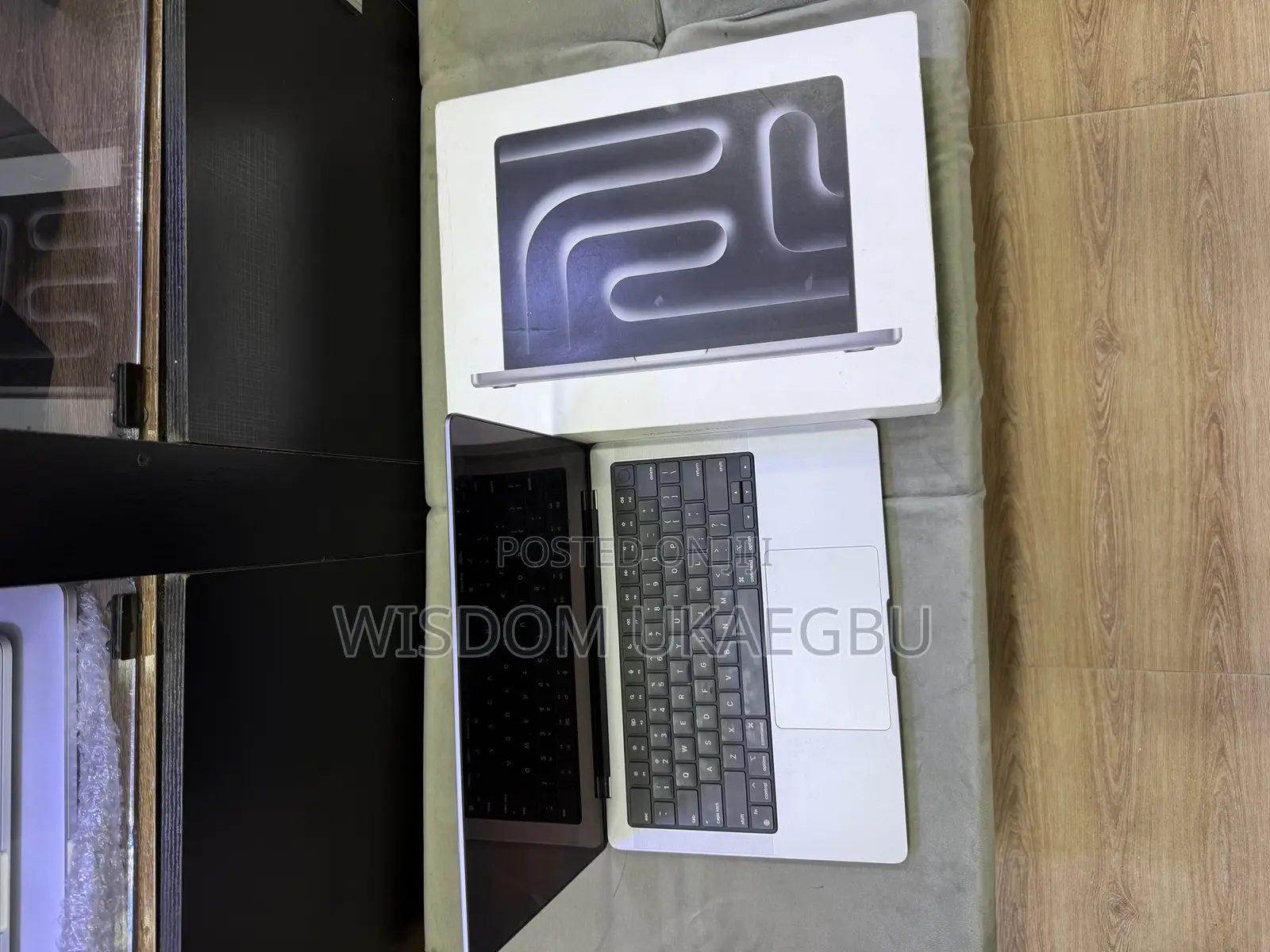 Laptop Apple MacBook Pro 2023 M3 14-Inch 8GB Apple M3 SSD 512GB