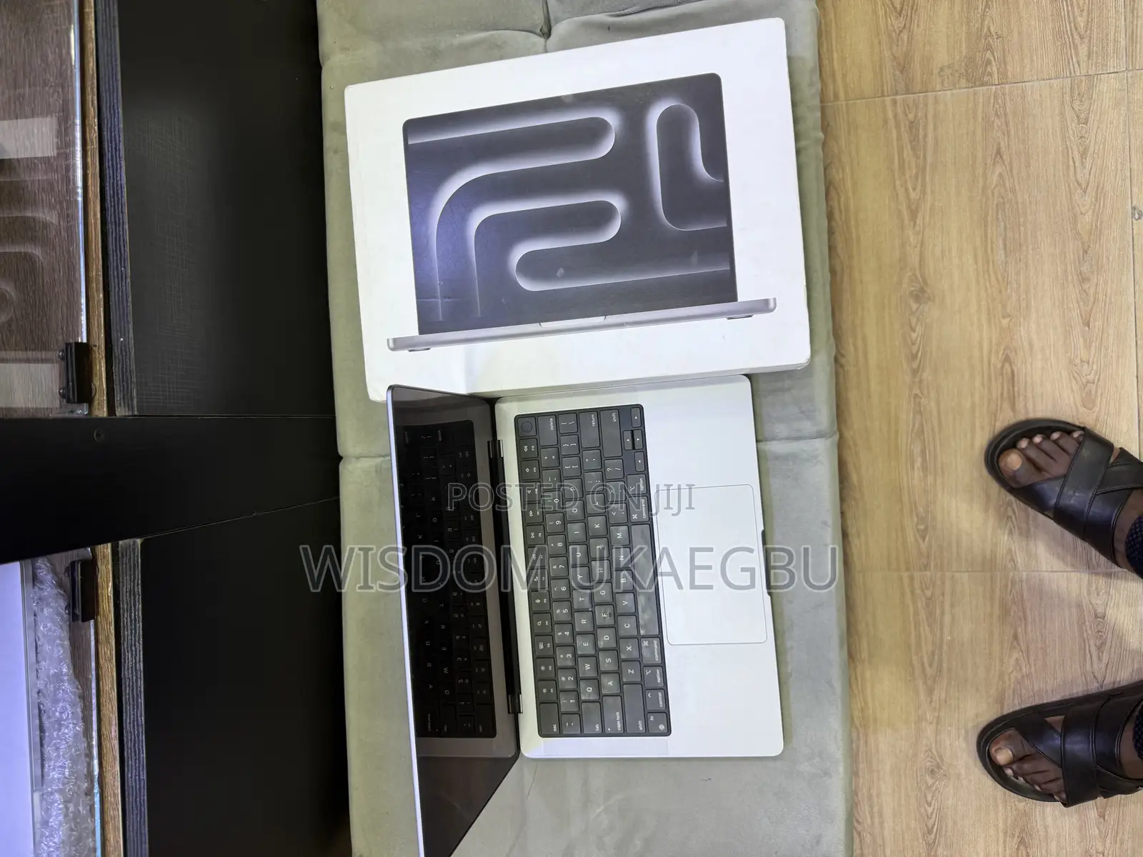 Laptop Apple MacBook Pro 2023 M3 14-Inch 8GB Apple M3 SSD 512GB